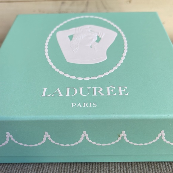 LADURÉE PARIS BOX - Picture 1 of 10